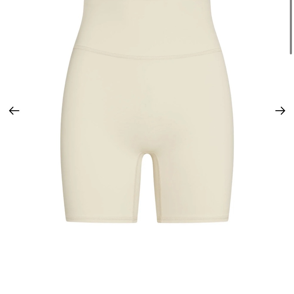 Monday Body Griffith Short 6.25" - Sandstone